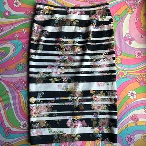 striped floral pencil skirt 🖤🌸🤍